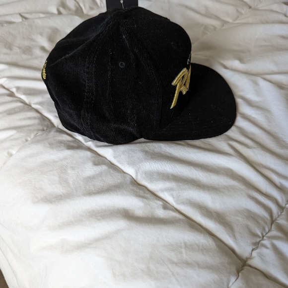 October's Very Own OVO Raptors Corduroy SnapBack - Picture 4 of 4